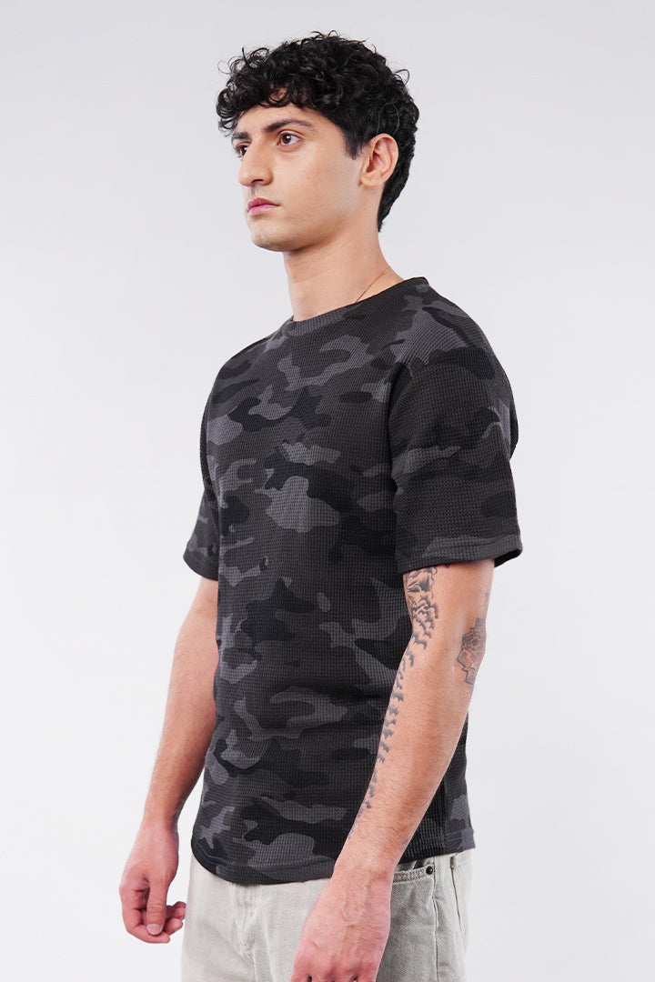 Curved Hem Camouflage T-Shirt - Black & Grey - Mendeez