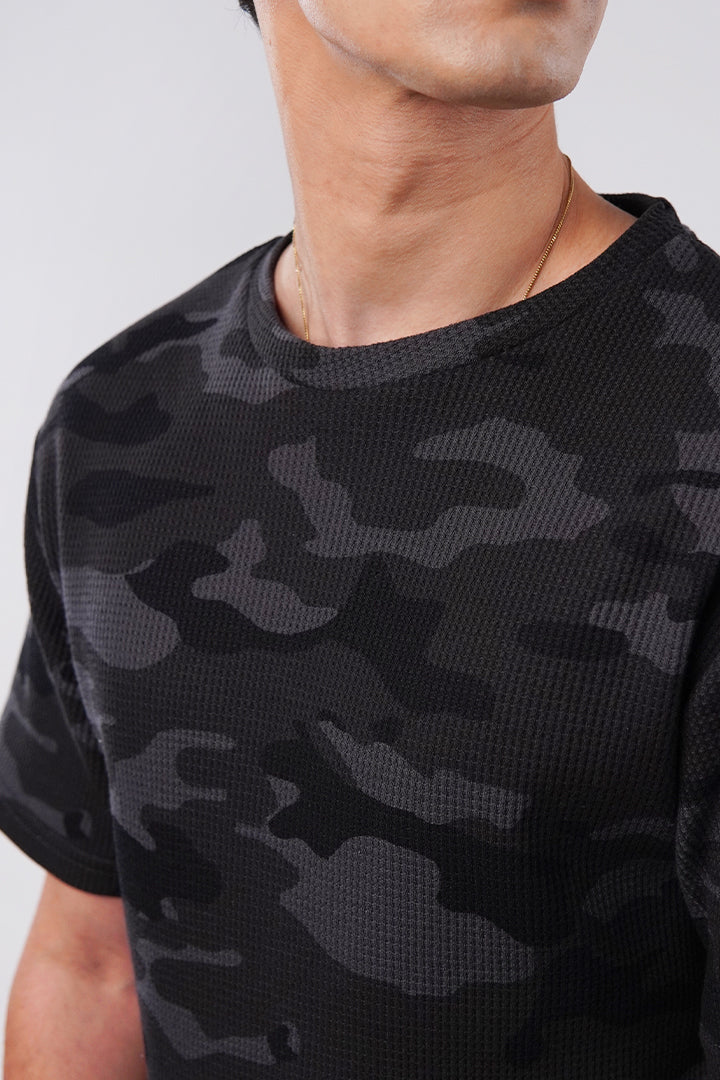 Curved Hem Camouflage T-Shirt - Black & Grey - Mendeez