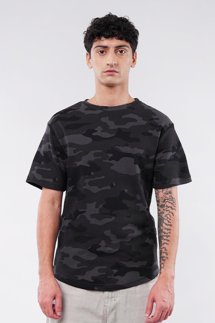Curved Hem Camouflage T-Shirt - Black & Grey - Mendeez