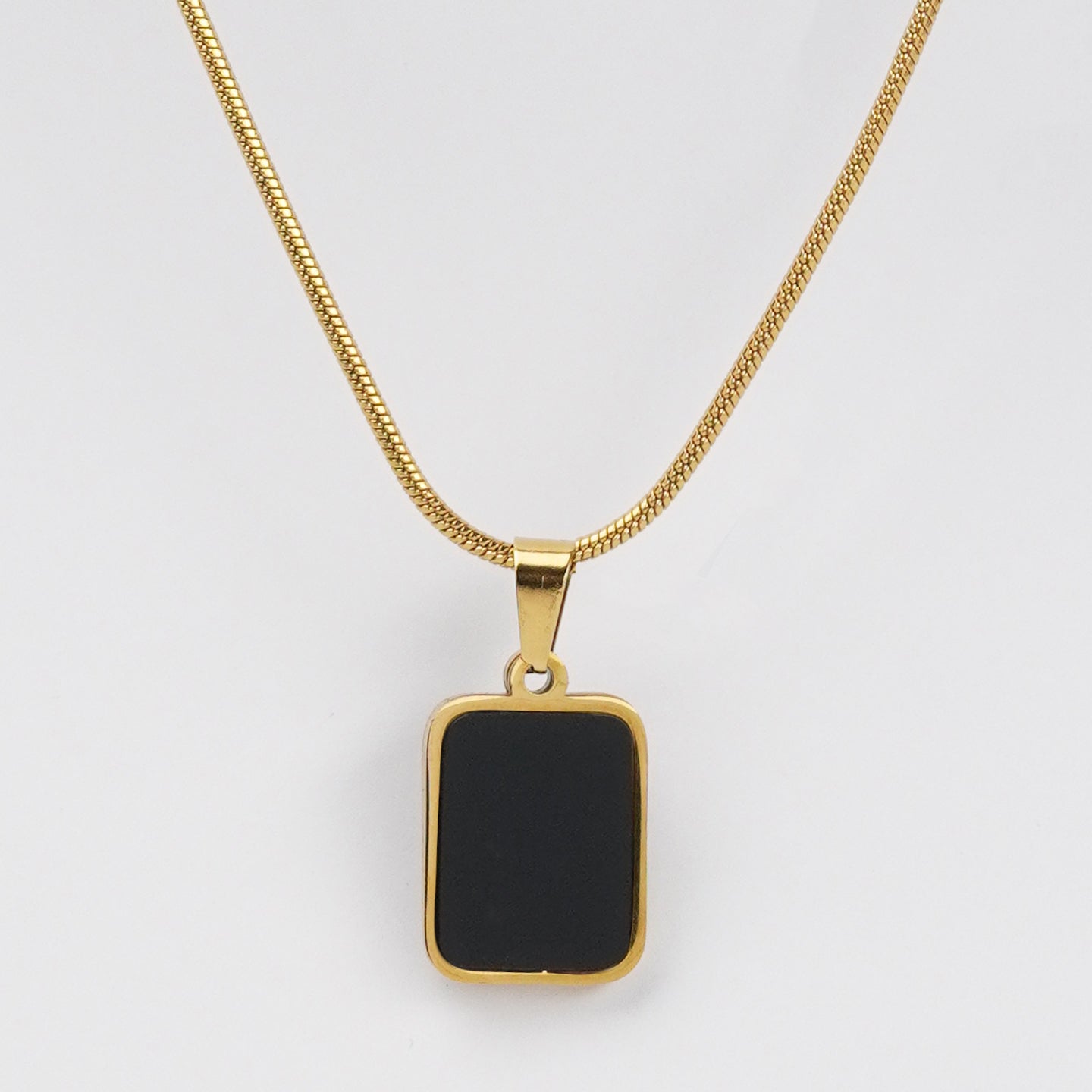 Dual Onyx Pendant - Black & White - Mendeez