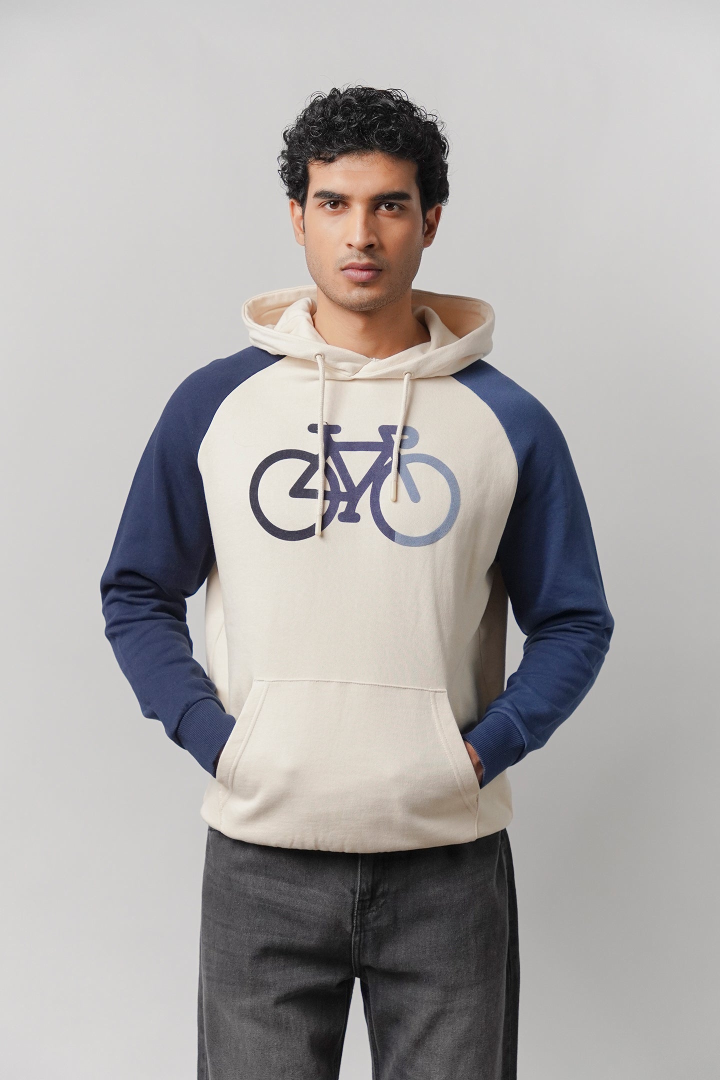 Pullover Graphic Hoodie - Cream - Mendeez