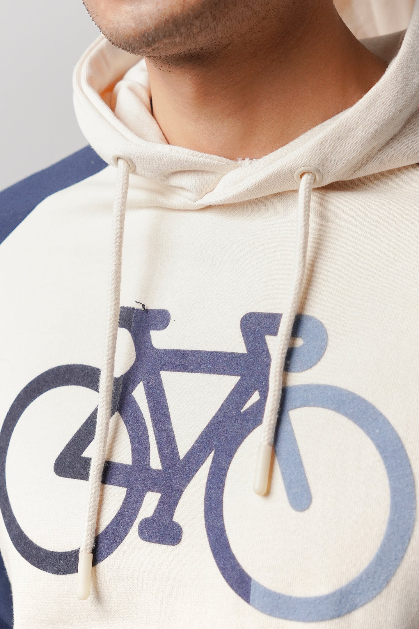 Pullover Graphic Hoodie - Cream - Mendeez