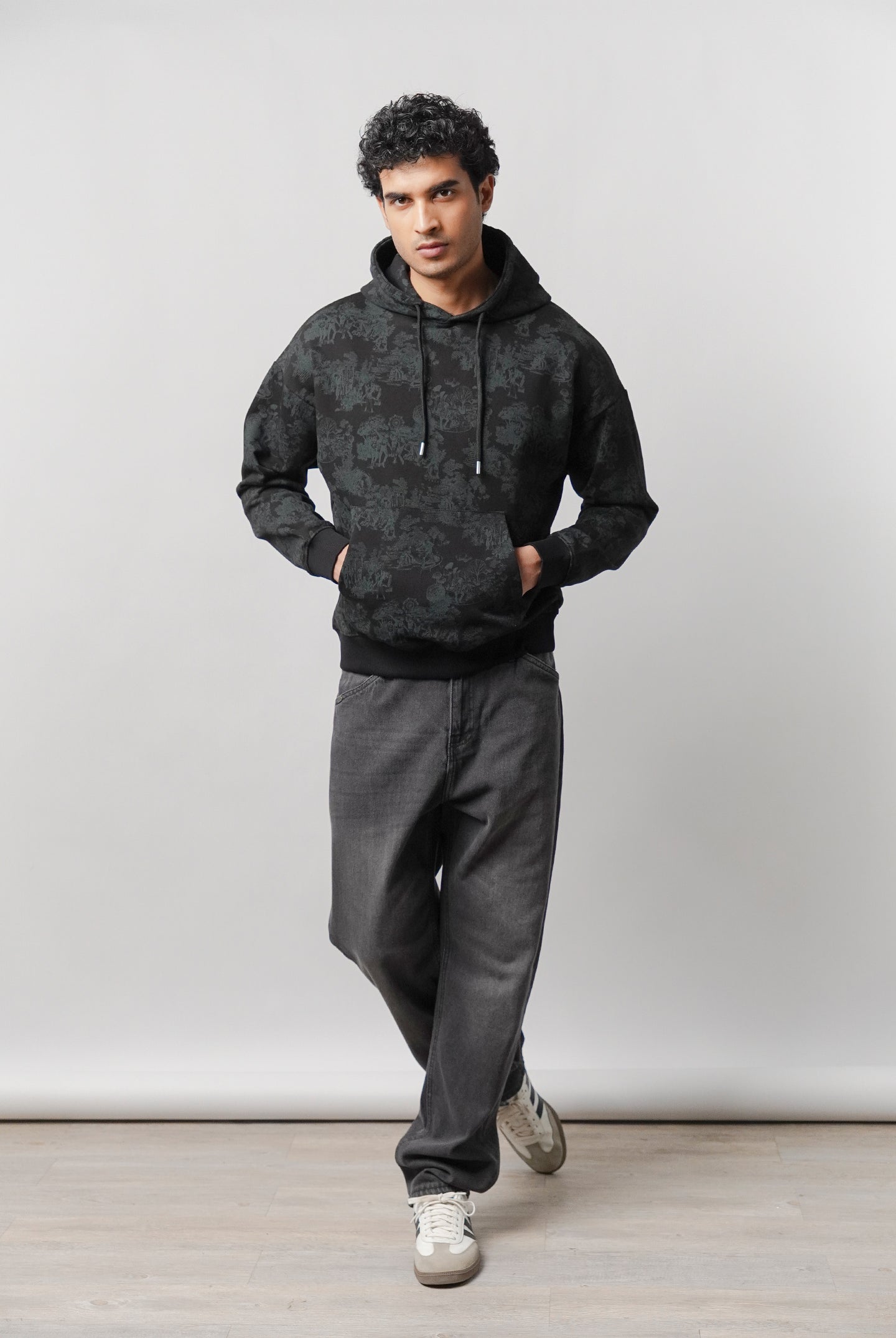 Pullover Printed Hoodie - Black - Mendeez