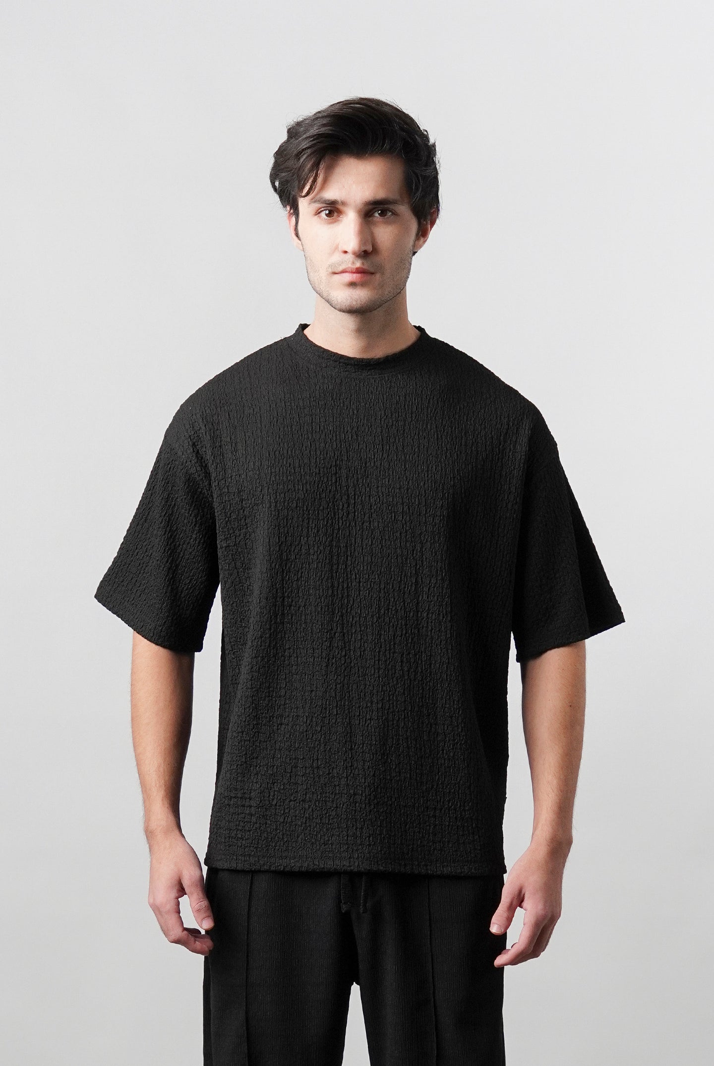 Textured Oversized T-Shirt - Black - Mendeez