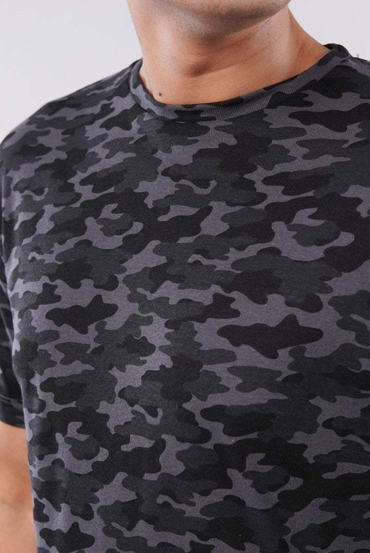 Curved Hem Camouflage T-Shirt - Black & Grey - Mendeez