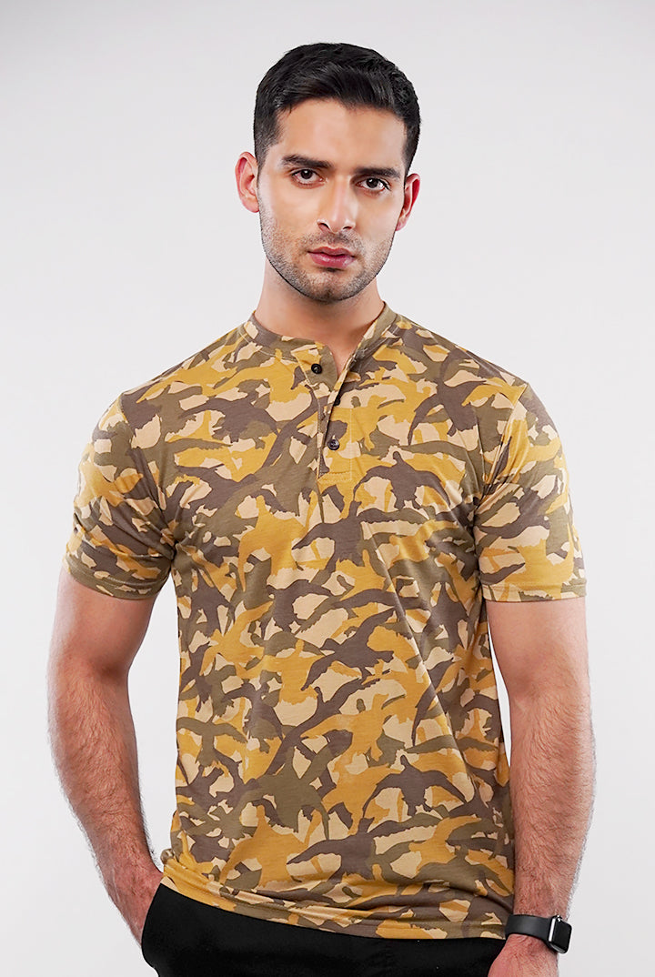 Camouflage Henley T-Shirt - Brown - Mendeez