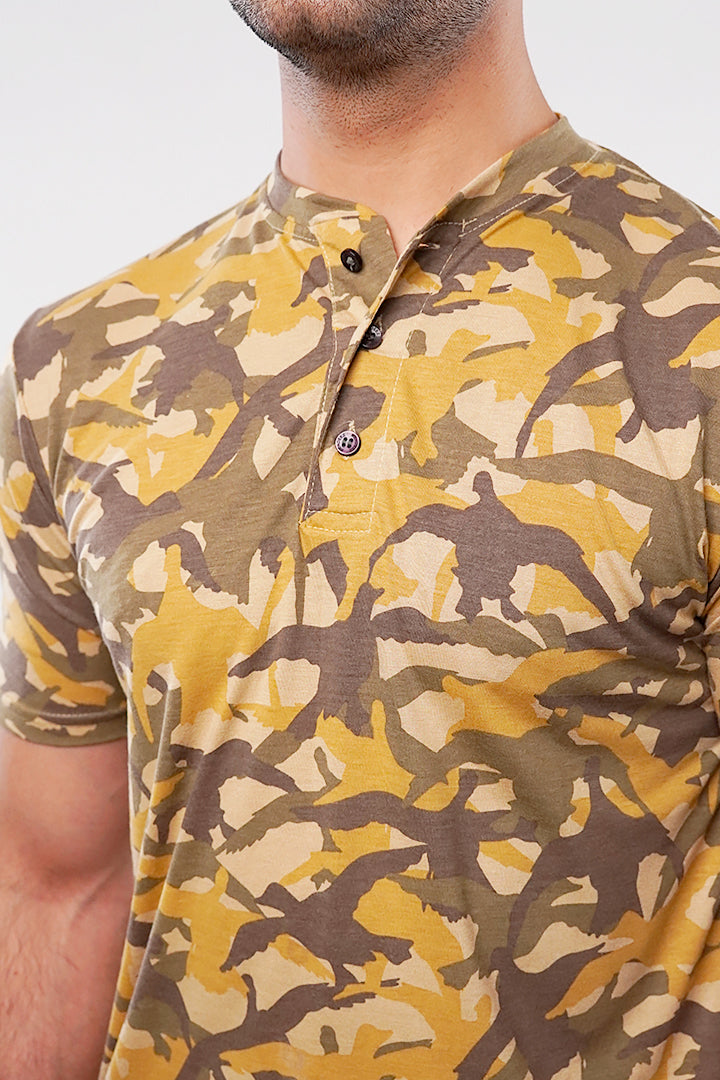 Camouflage Henley T-Shirt - Brown - Mendeez