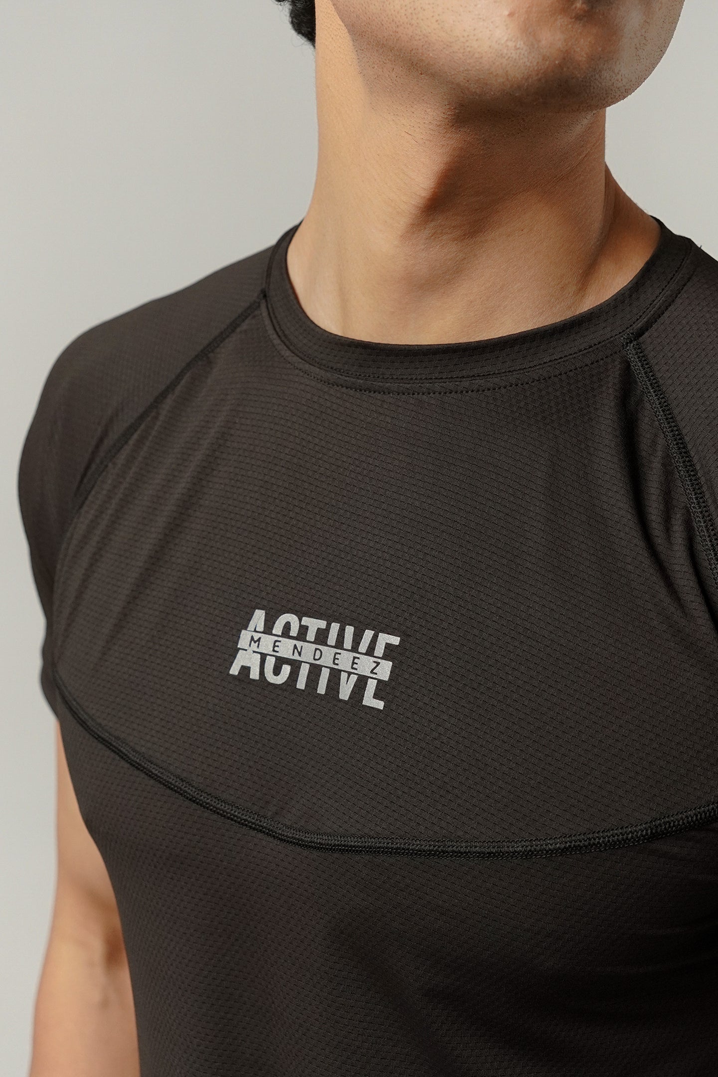 Textured T-Shirt - Black - Mendeez