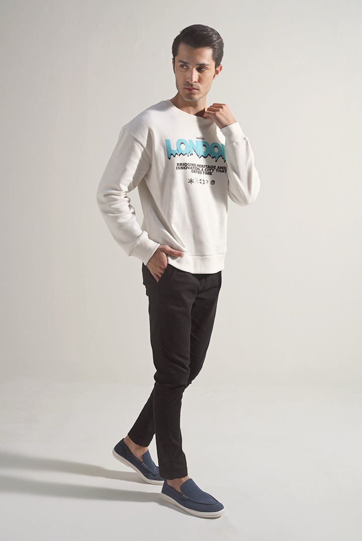 Oversized Graphic Sweatshirt - White - Mendeez