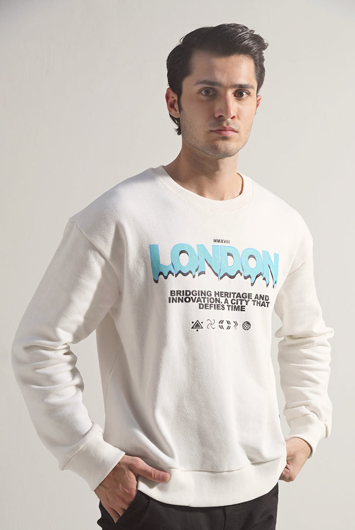 Oversized Graphic Sweatshirt - White - Mendeez