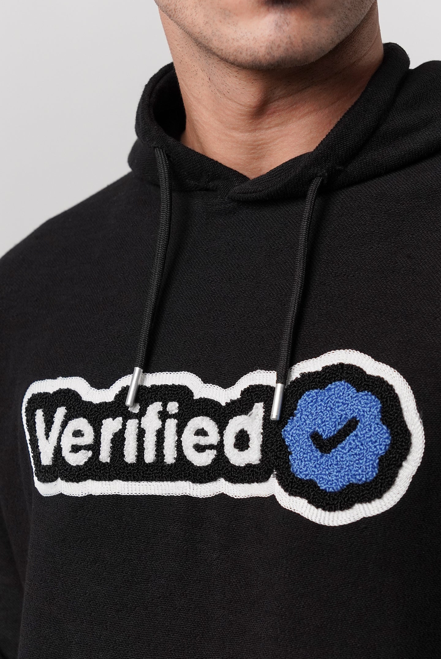 Pullover Embroidered Hoodie - Black - Mendeez