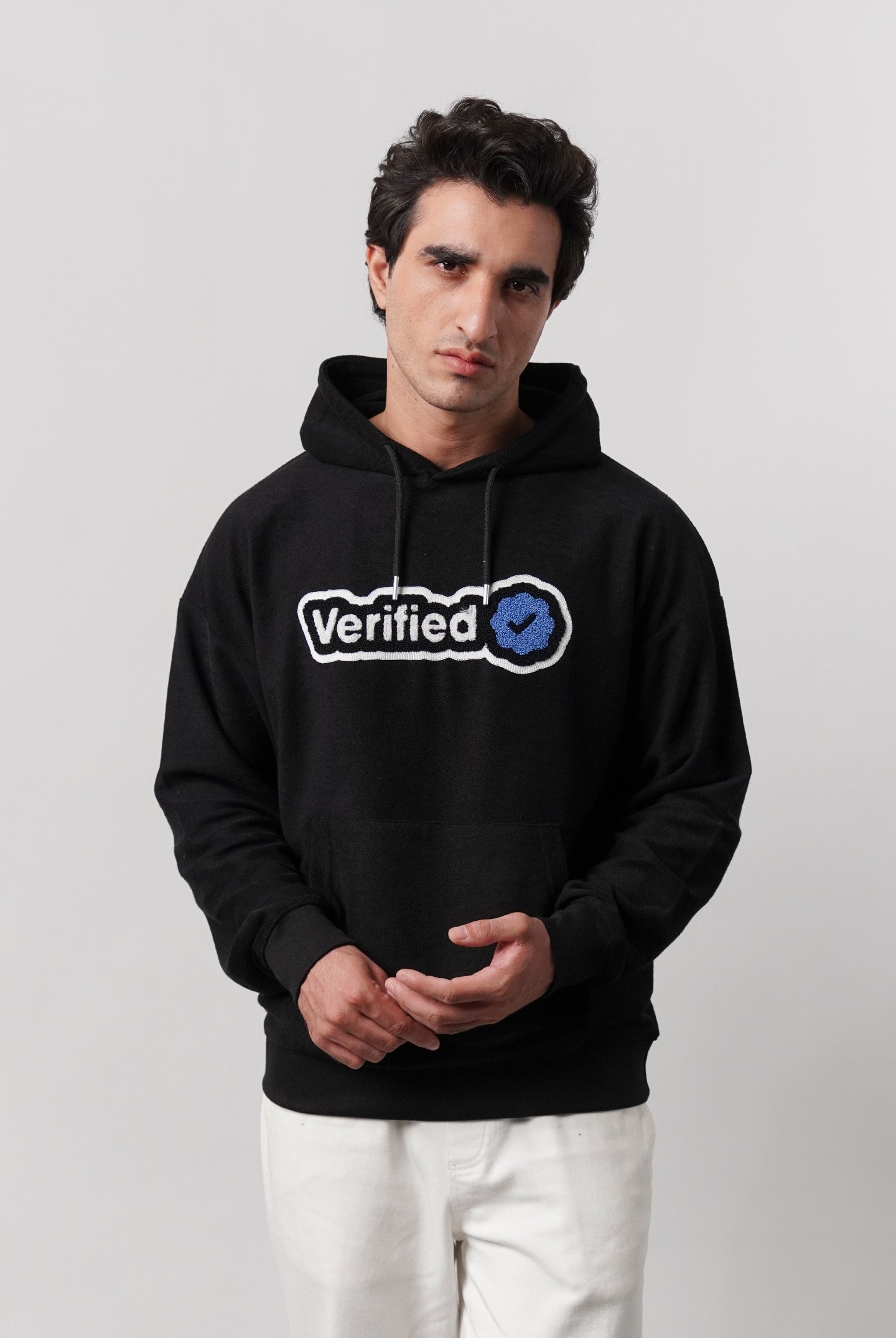 Pullover Embroidered Hoodie - Black - Mendeez