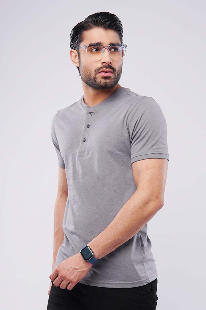 Seal Henley T-shirt - Mendeez PK