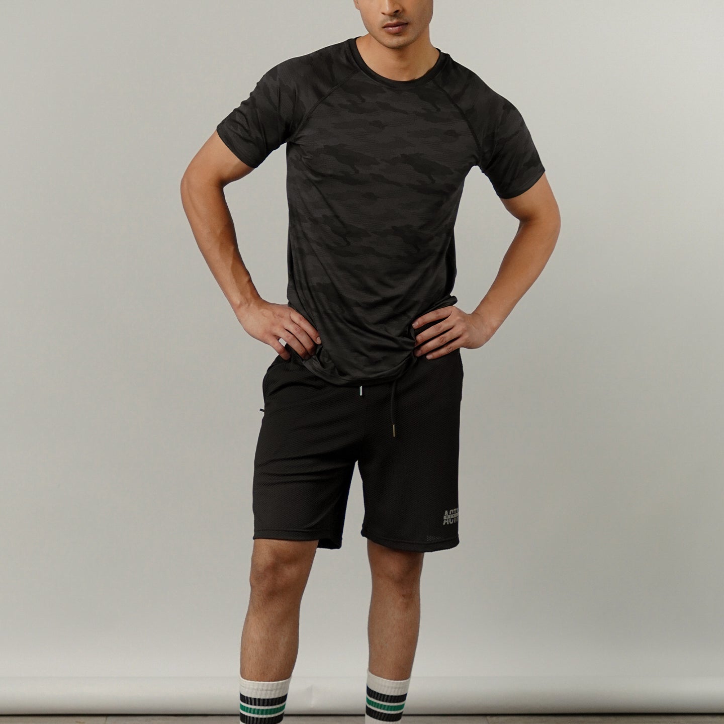 Printed T-Shirt - Black Camouflage - Mendeez
