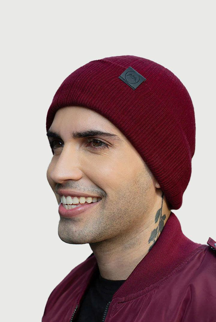 Crimson Crest Beanie - Mendeez PK