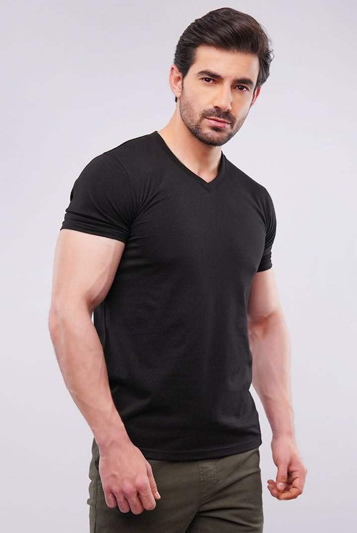 Basic V-Neck - Black - Mendeez PK
