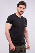 Basic V-Neck - Black - Mendeez PK
