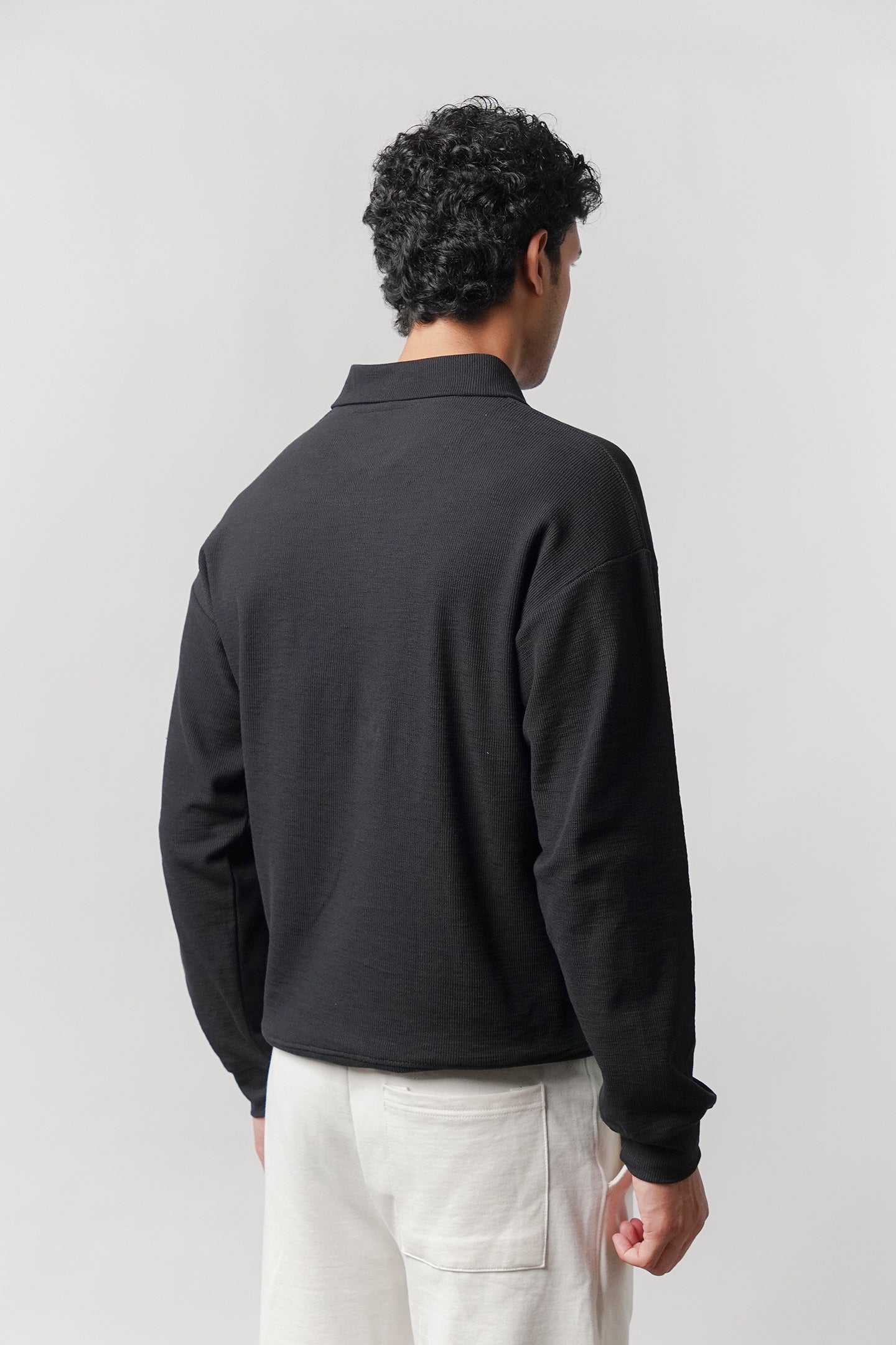 Quarter-Zip Sweatshirt - Black - Mendeez