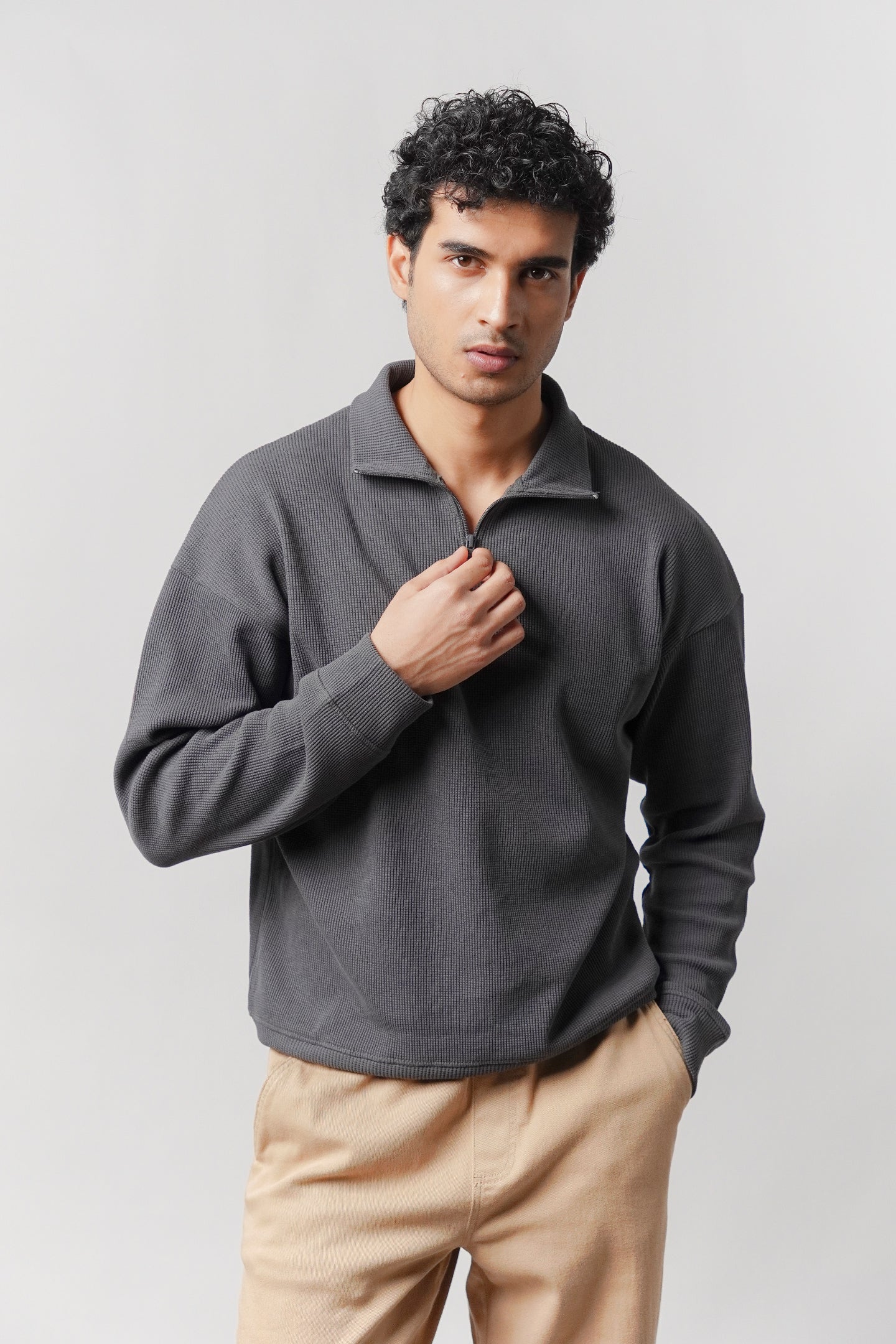 Quarter-Zip Sweatshirt - grey - Mendeez