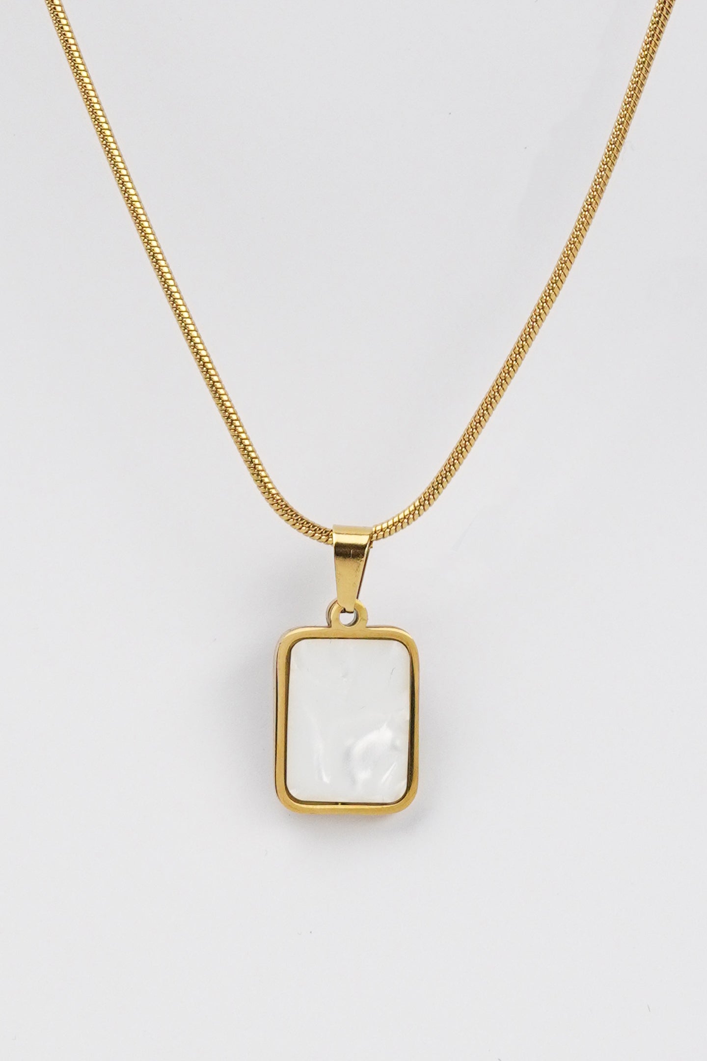 Dual Onyx Pendant - Black & White - Mendeez