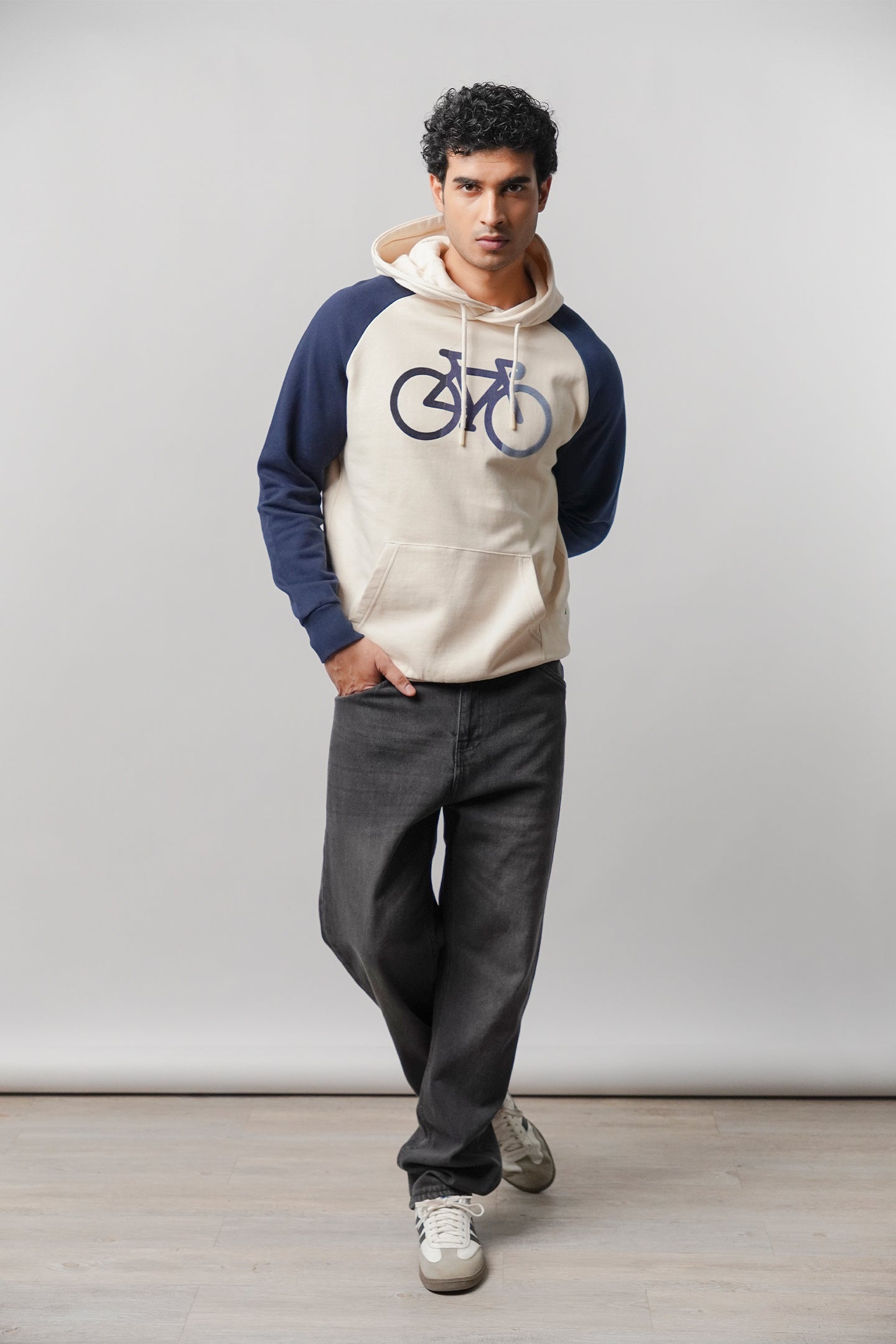 Pullover Graphic Hoodie - Cream - Mendeez