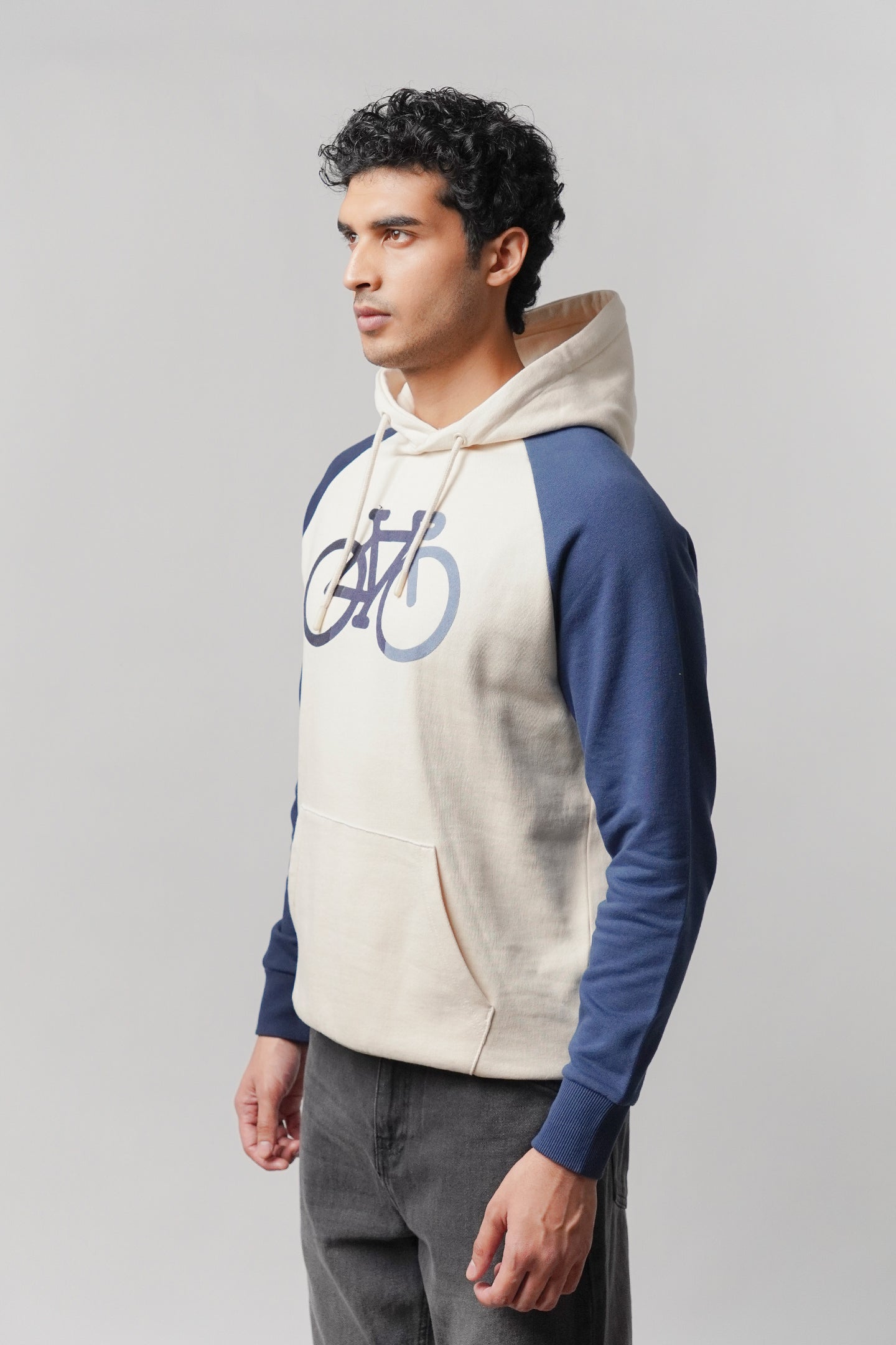 Pullover Graphic Hoodie - Cream - Mendeez