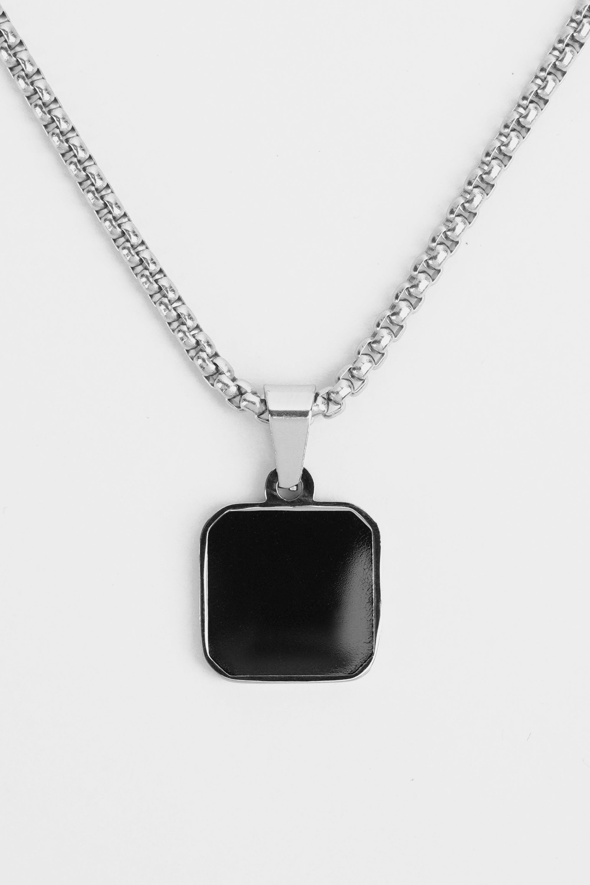 Metal Square Pendant - Black - Mendeez