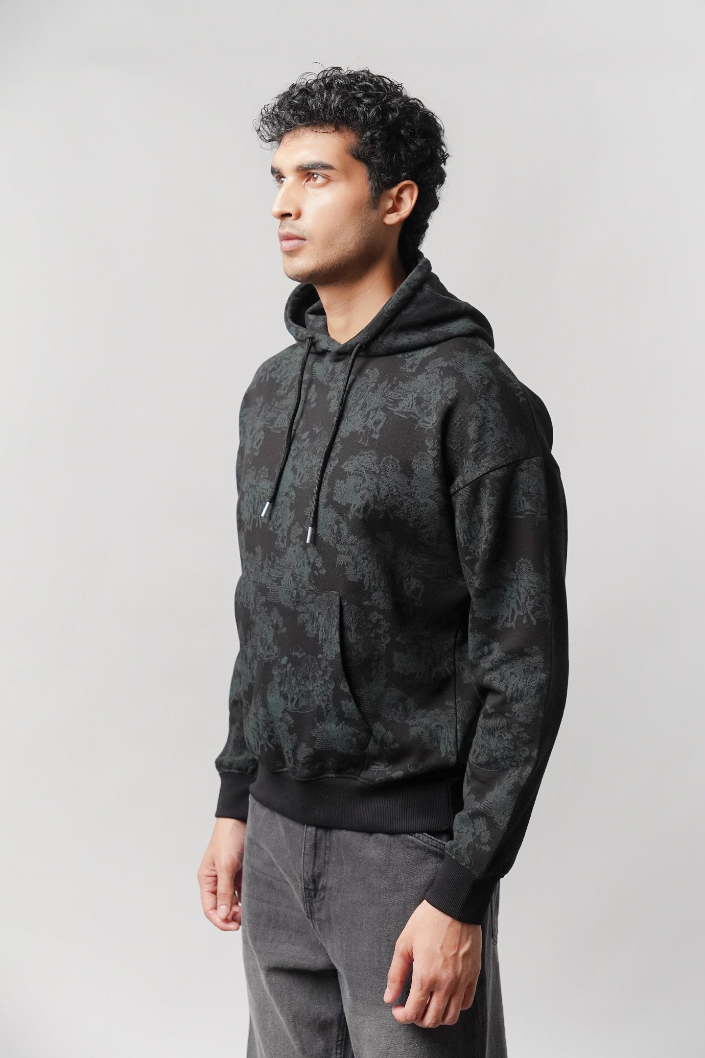 Pullover Printed Hoodie - Black - Mendeez