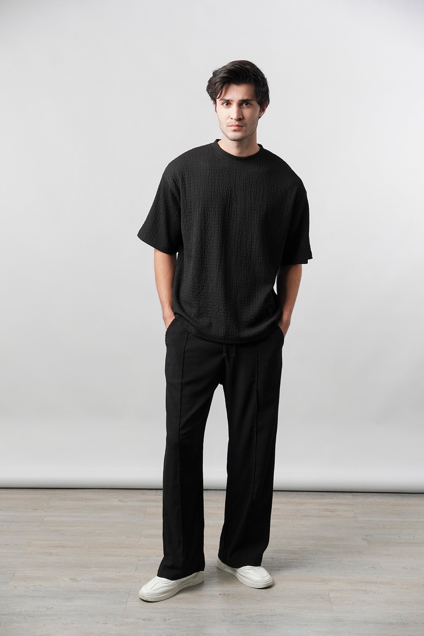 Textured Oversized T-Shirt - Black - Mendeez