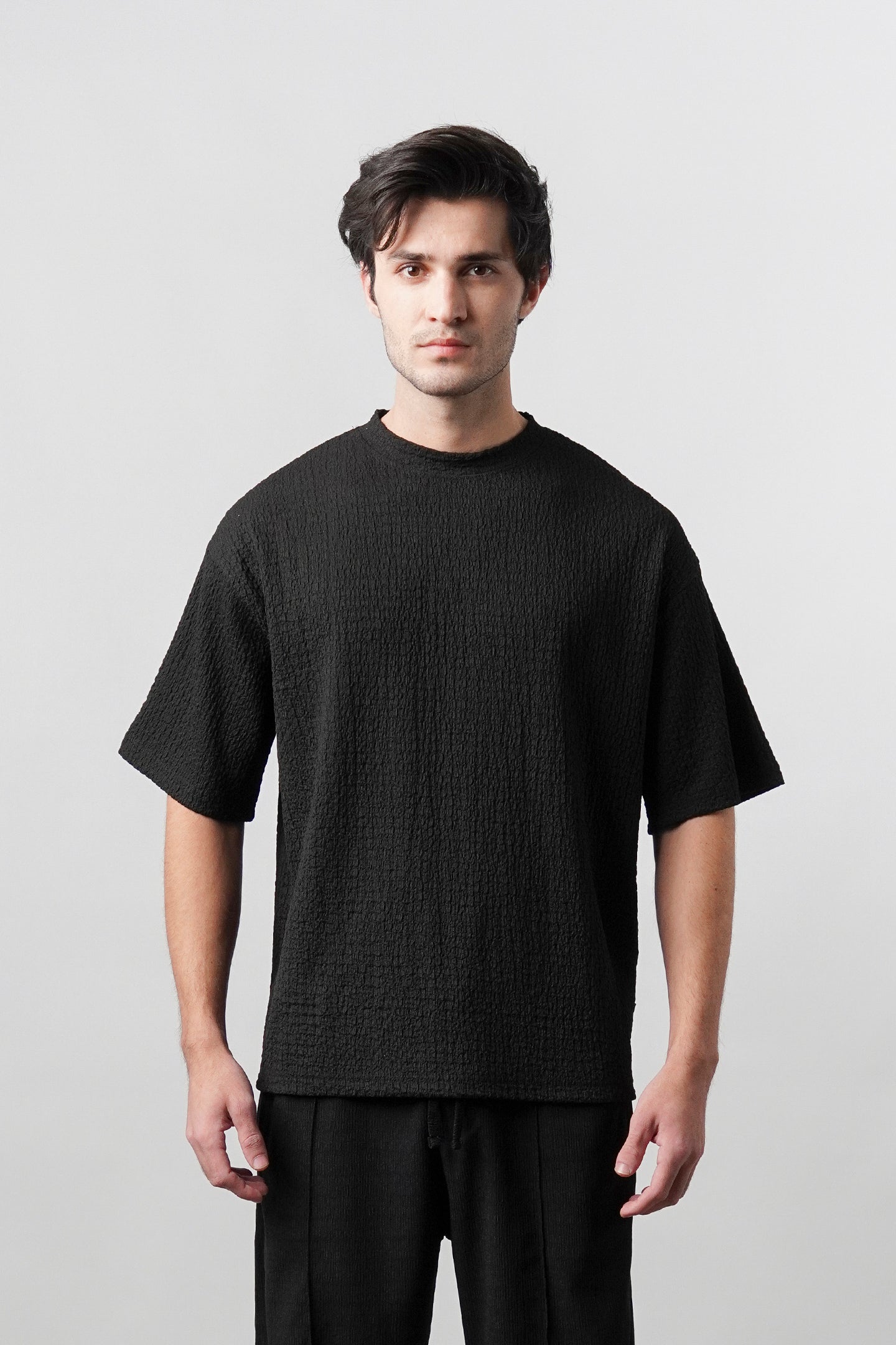 Textured Oversized T-Shirt - Black - Mendeez