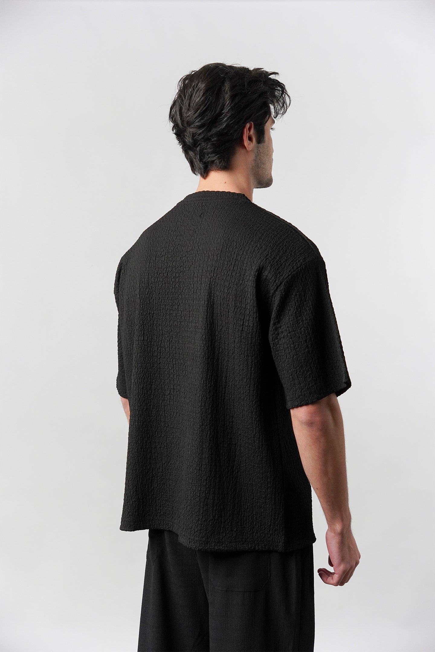 Textured Oversized T-Shirt - Black - Mendeez