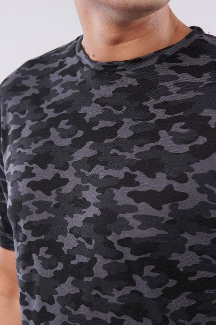 Curved Hem Camouflage T-Shirt - Black & Grey - Mendeez