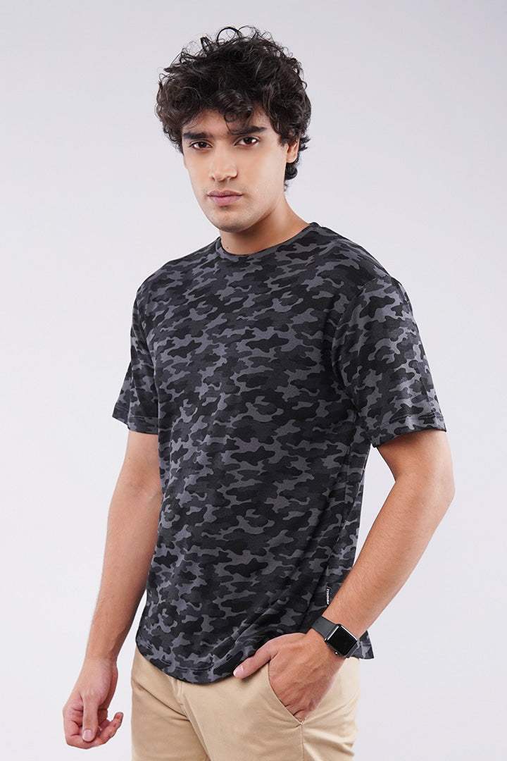 Curved Hem Camouflage T-Shirt - Black & Grey - Mendeez