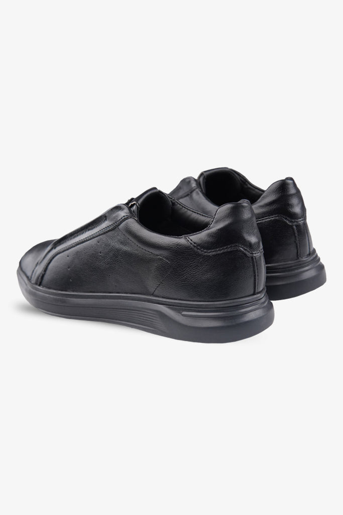 Slip On Shoes - Black - Mendeez