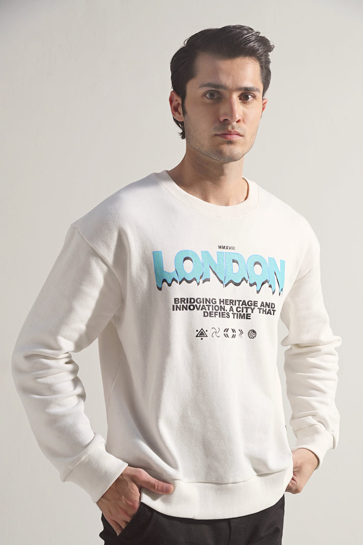Oversized Graphic Sweatshirt - White - Mendeez