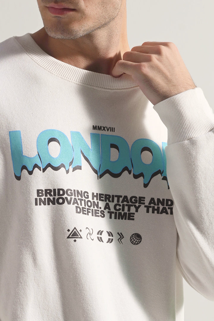 Oversized Graphic Sweatshirt - White - Mendeez