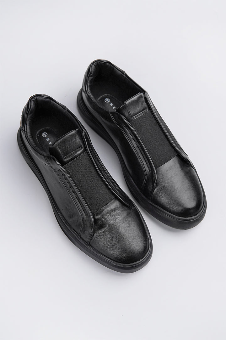 Slip On Shoes - Black - Mendeez