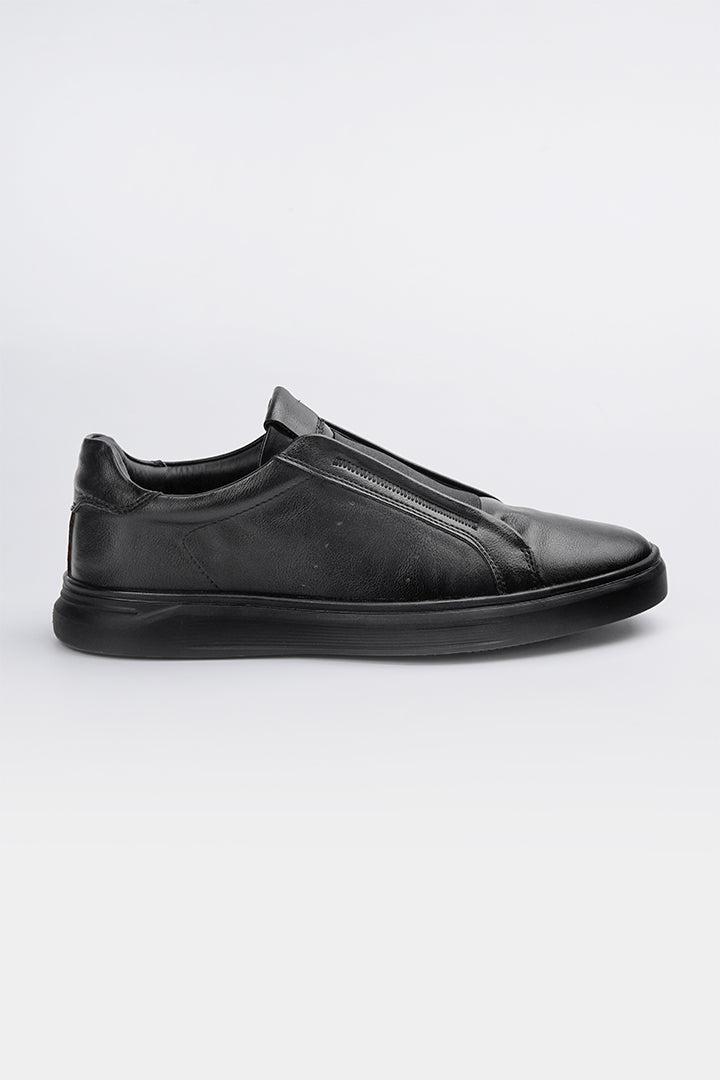 Slip On Shoes - Black - Mendeez