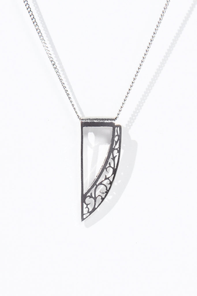 Ornament Claw Pendant - Silver - Mendeez