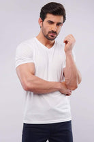 Basic V-Neck - White - Mendeez PK 